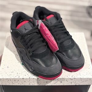 Jordan Men's Black and Red 4RM Sneakers